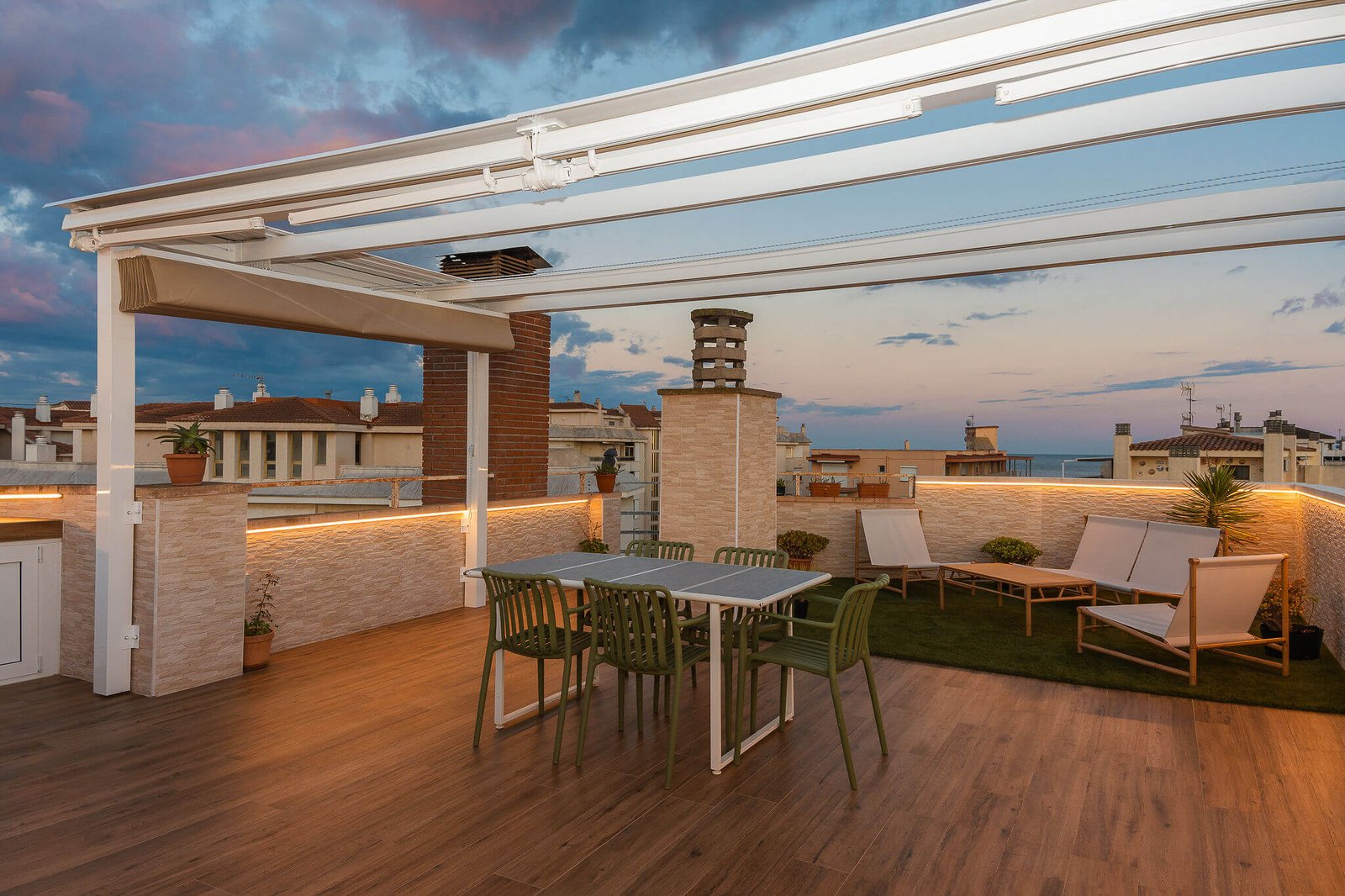 Terraza en La Pineda: reforma de exteriores funcional