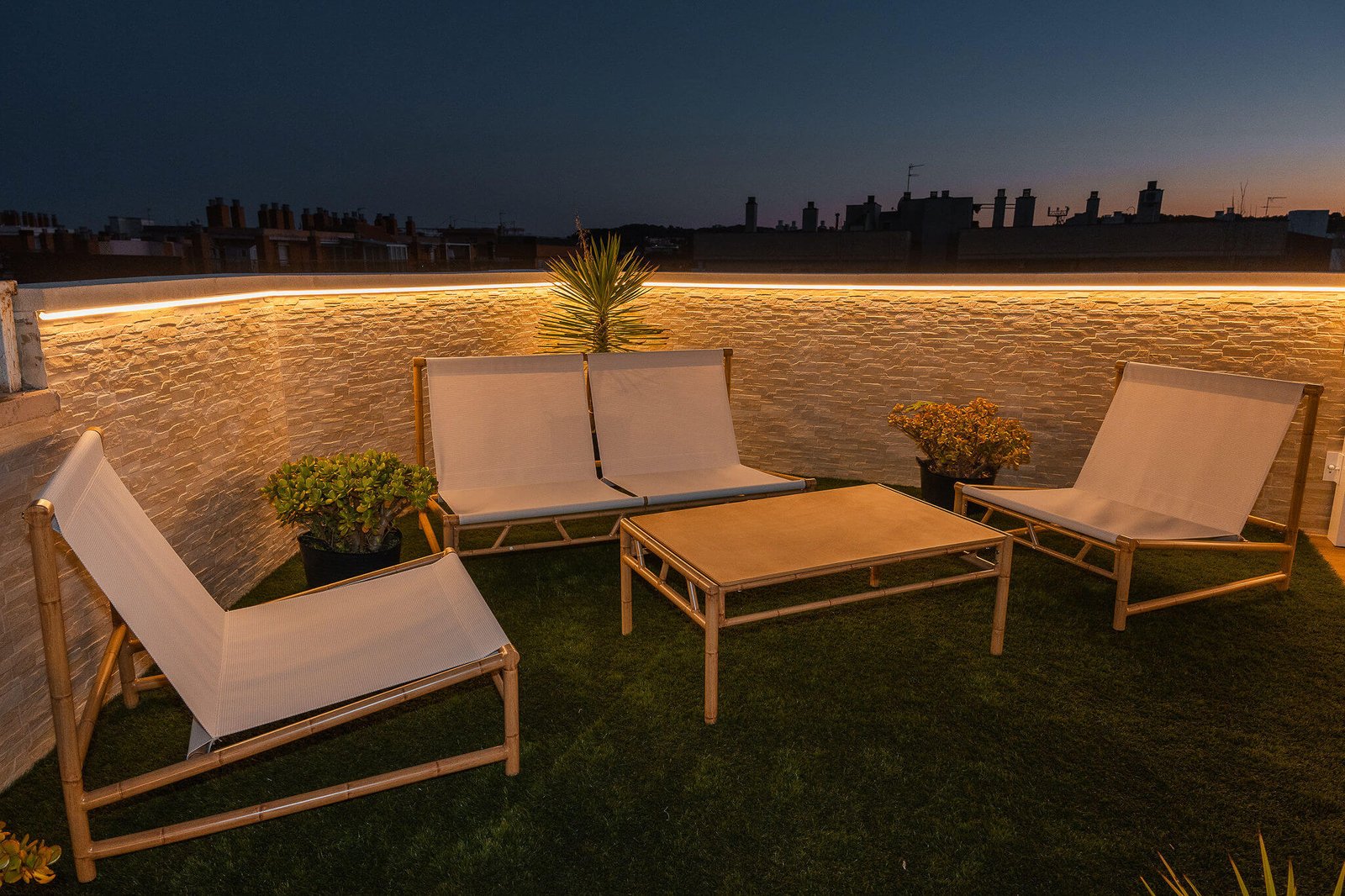 Terraza en La Pineda: reforma de exteriores funcional