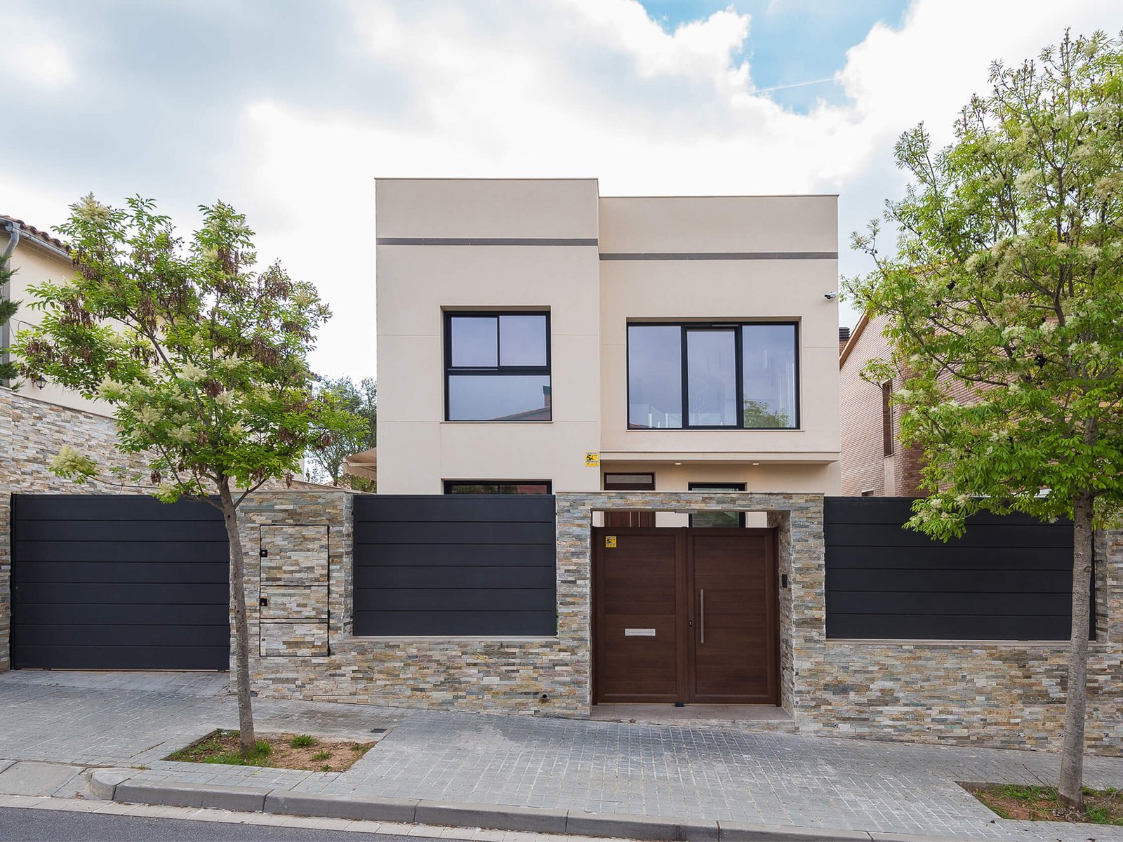 Reforma integral en Reus: vivienda cuatro vientos y jardín