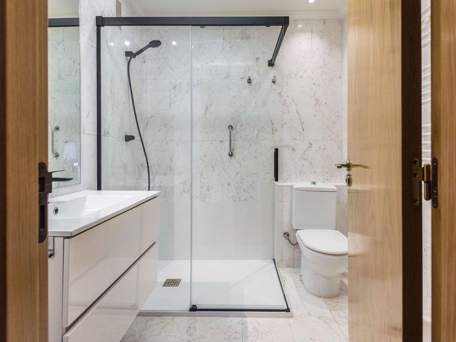 Reforma de baño en Tarragona: cambio a ducha compacta