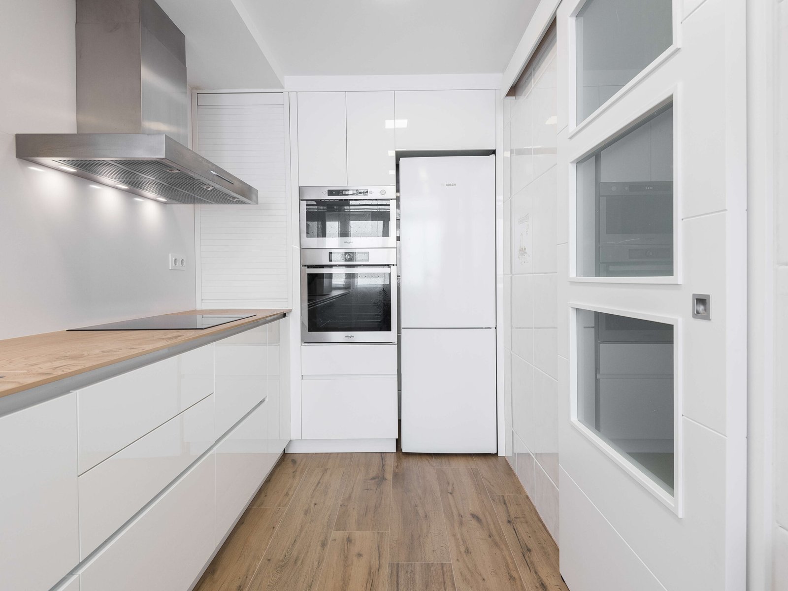 Reforma integral en Tarragona: Cocina integrada y luz natural