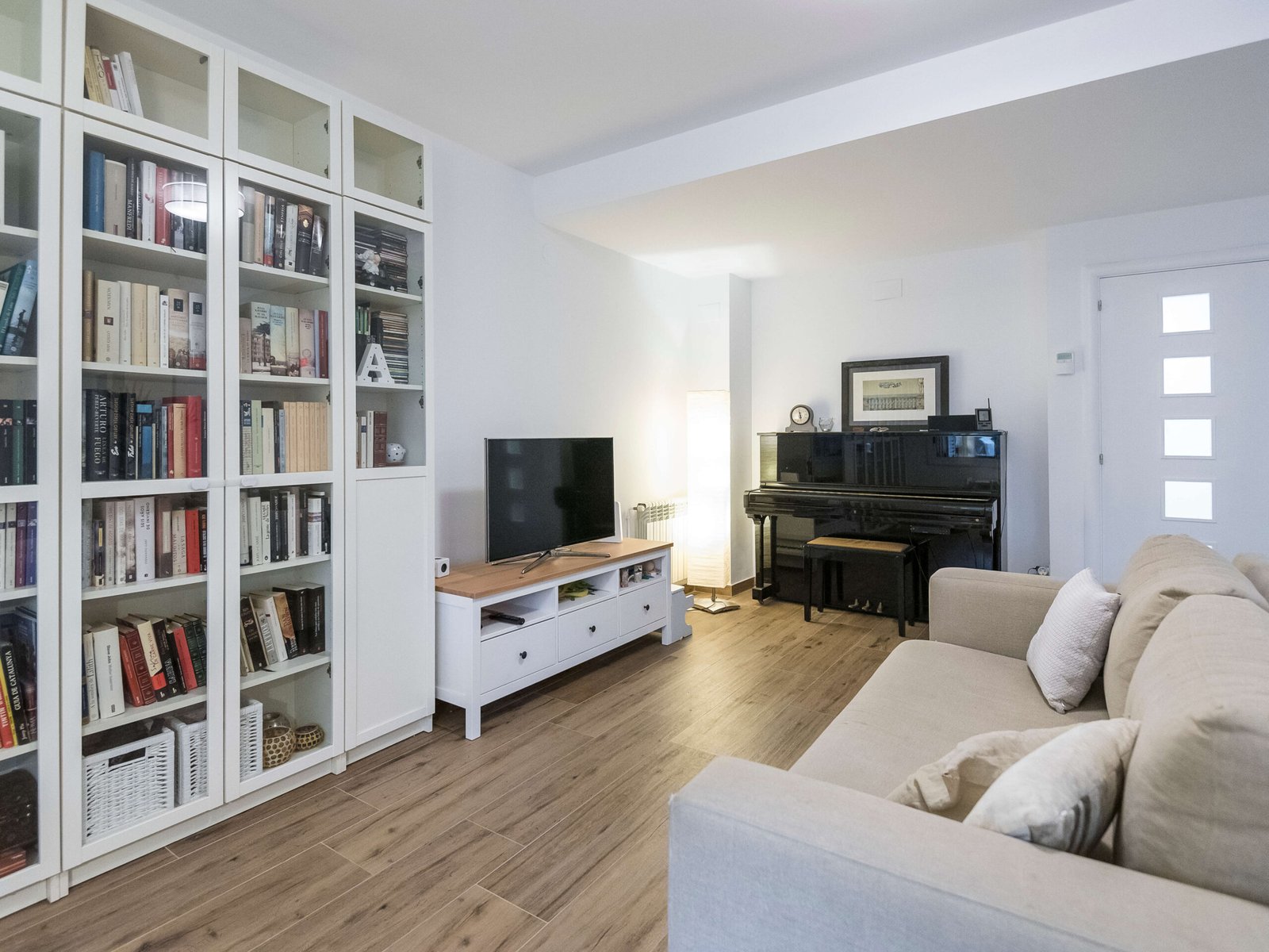 Reforma integral en Tarragona: suelos unificados y confort