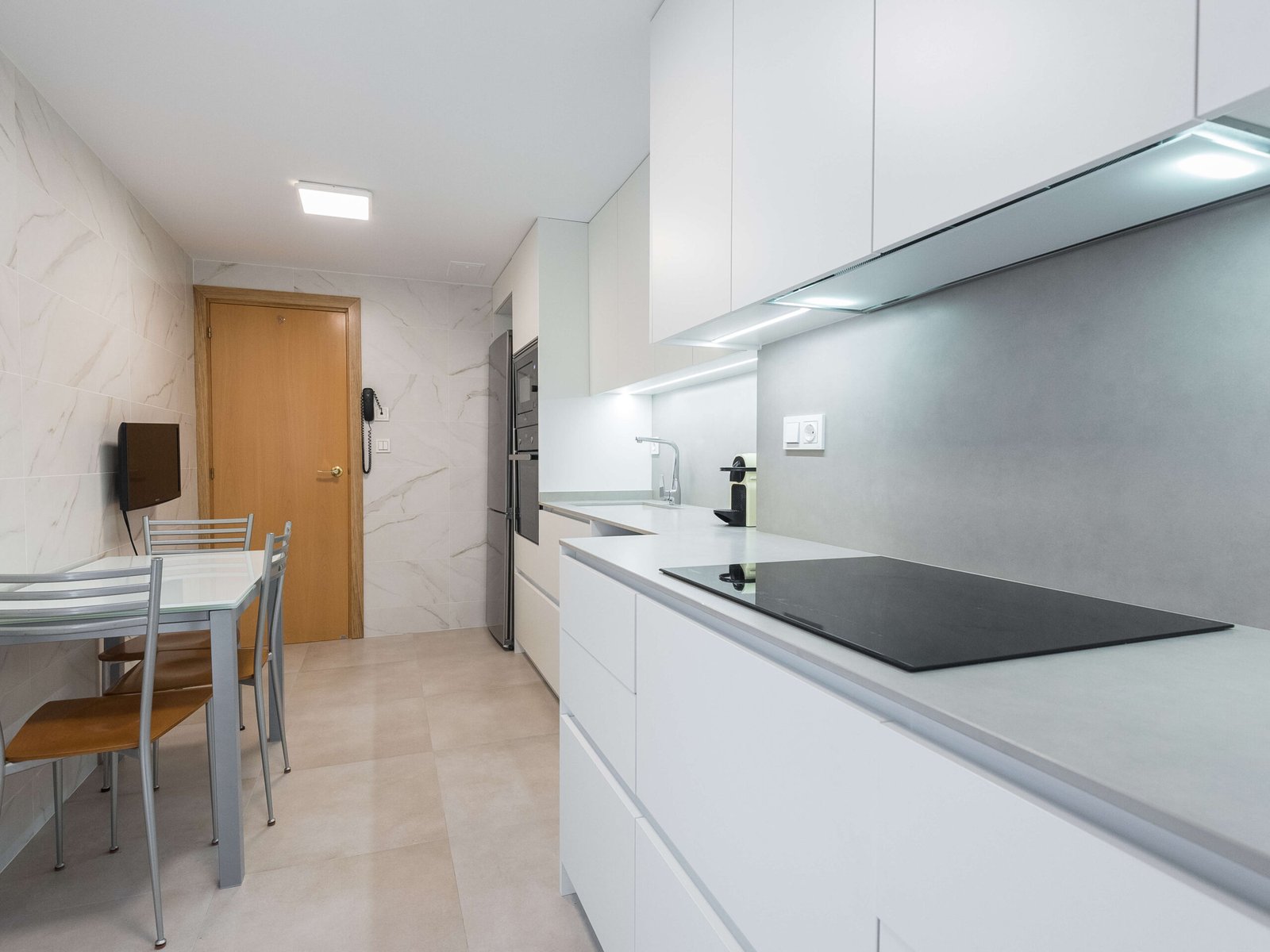 Reformas de cocinas en Tarragona: porcelánico y funcionalidad