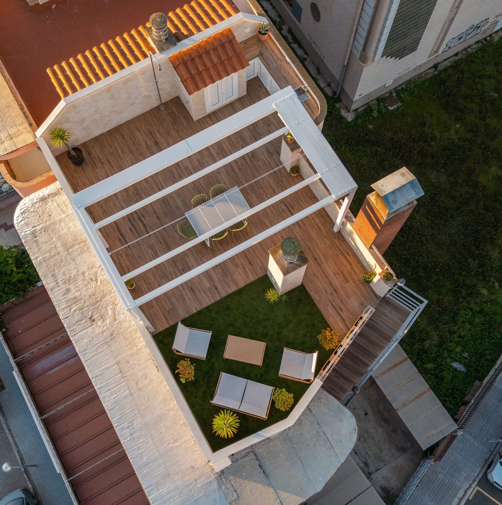 Terraza en La Pineda: reforma de exteriores funcional