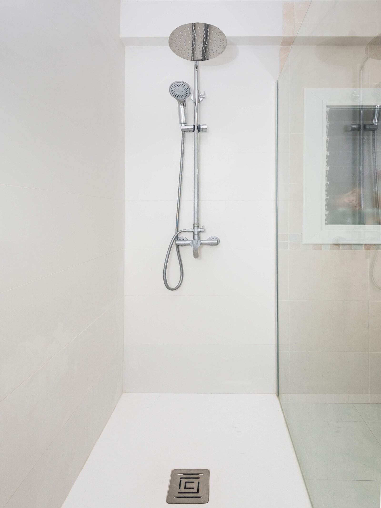 Reforma de baño en Tarragona: ducha ampliada y estética