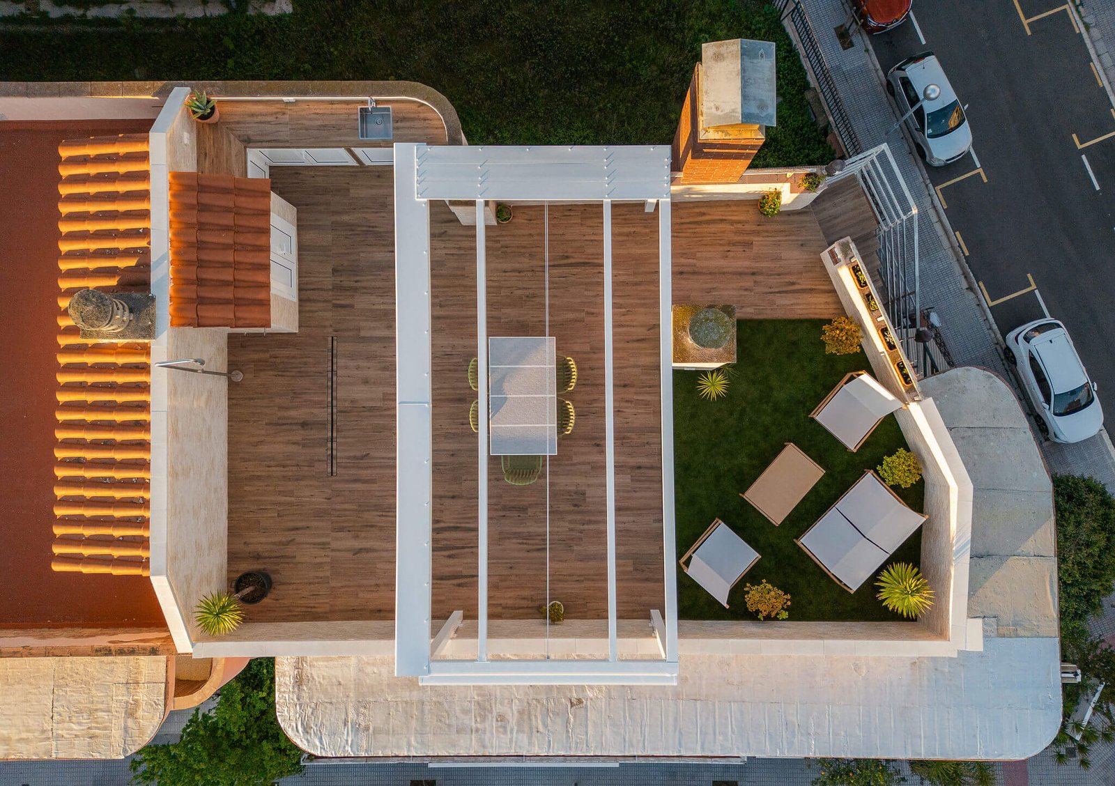 Terraza en La Pineda: reforma de exteriores funcional