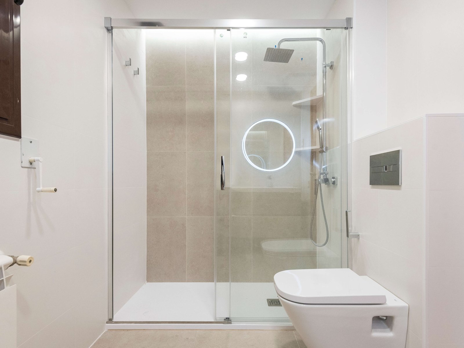 Reformas de baños en Els Pallaresos: minimalismo atemporal