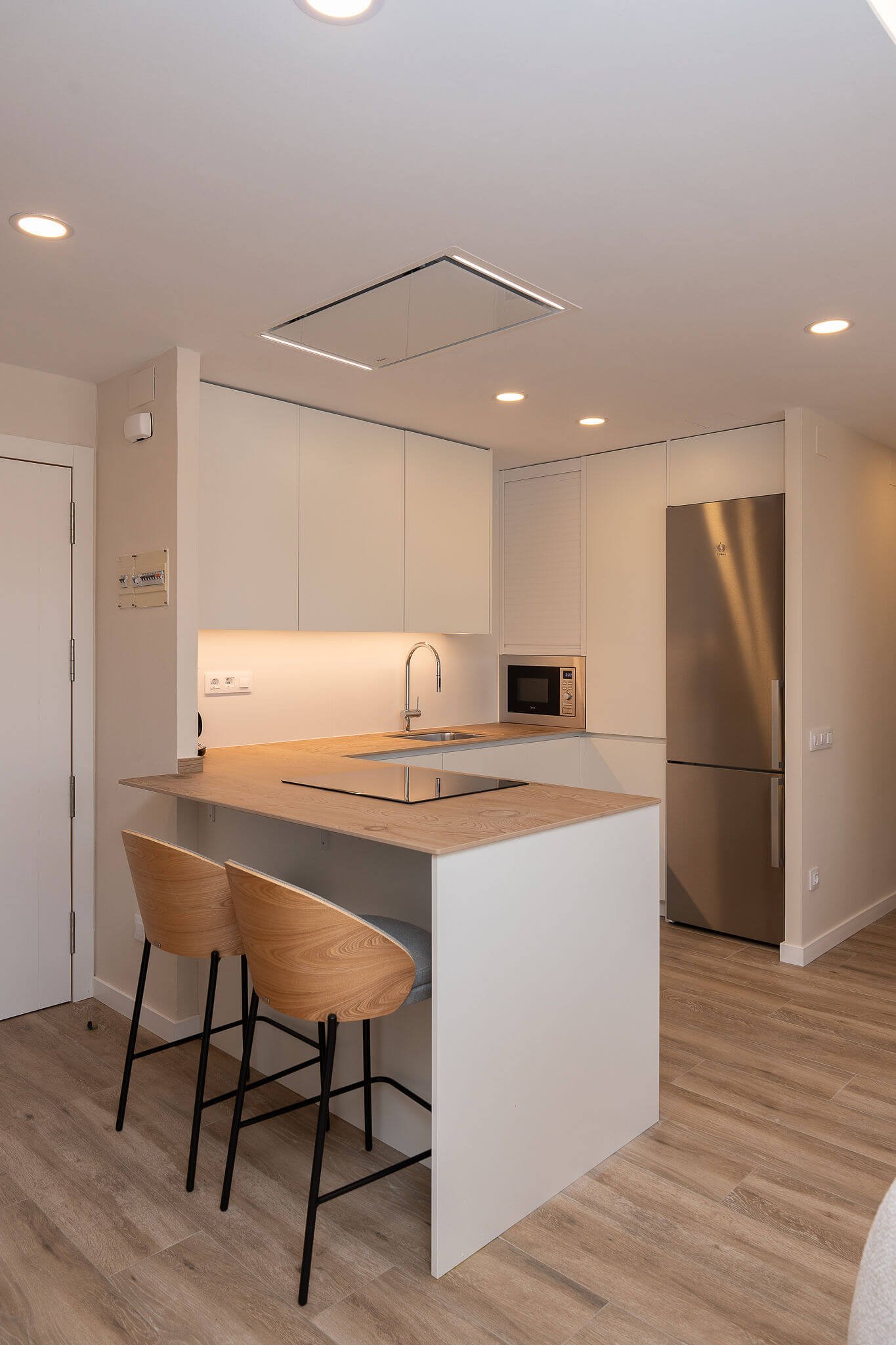 Reforma integral en La Pineda: redistribución y diseño cálido