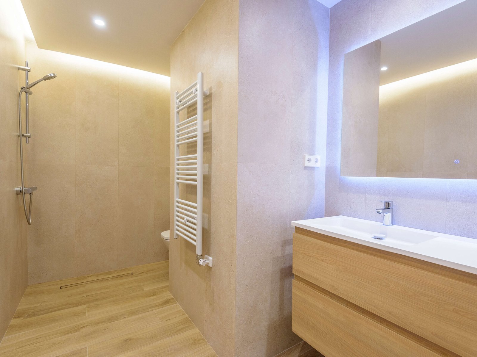 Reforma de baño en Tarragona: Ducha abierta sin mampara