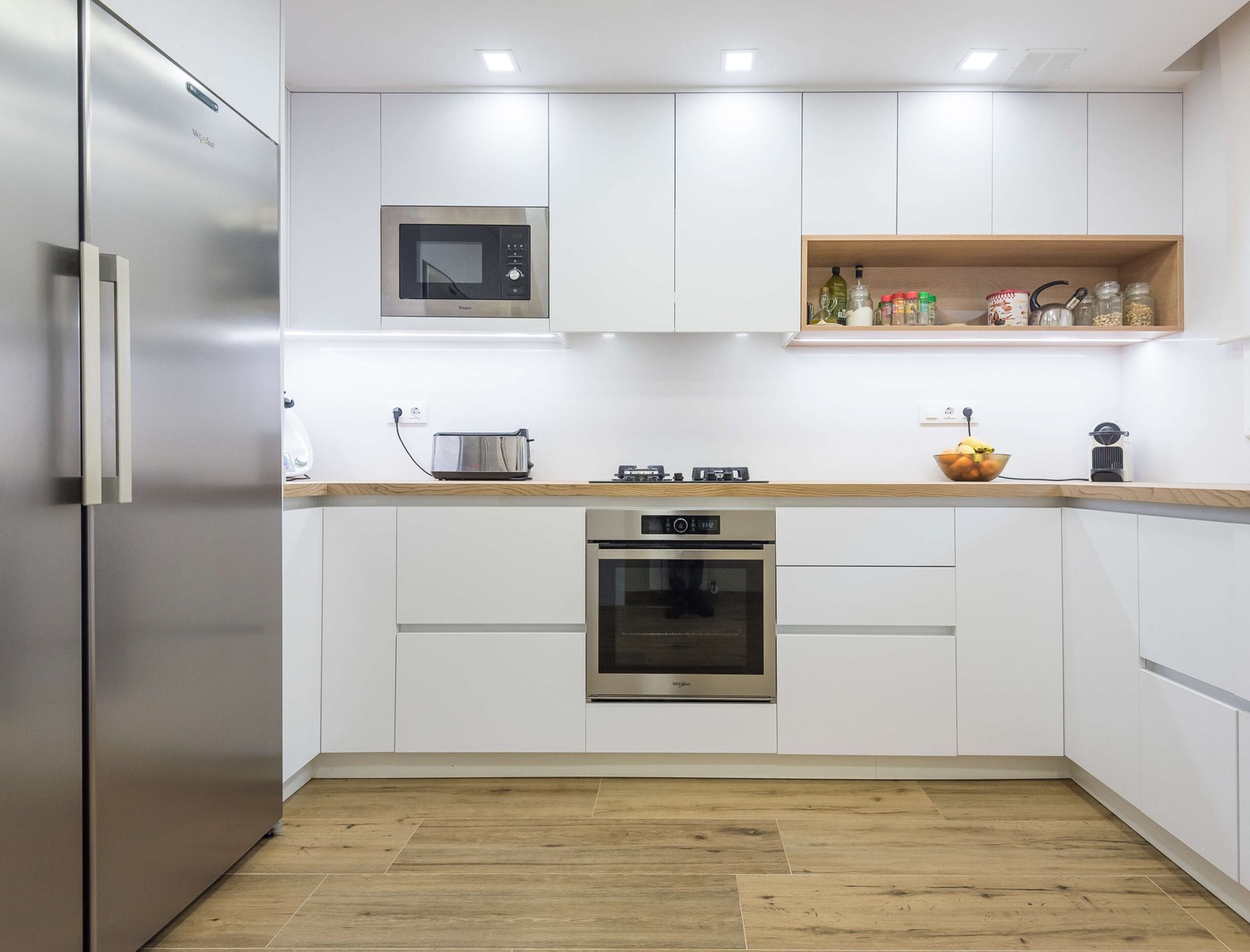 Reforma integral en Tarragona: suelos unificados y confort