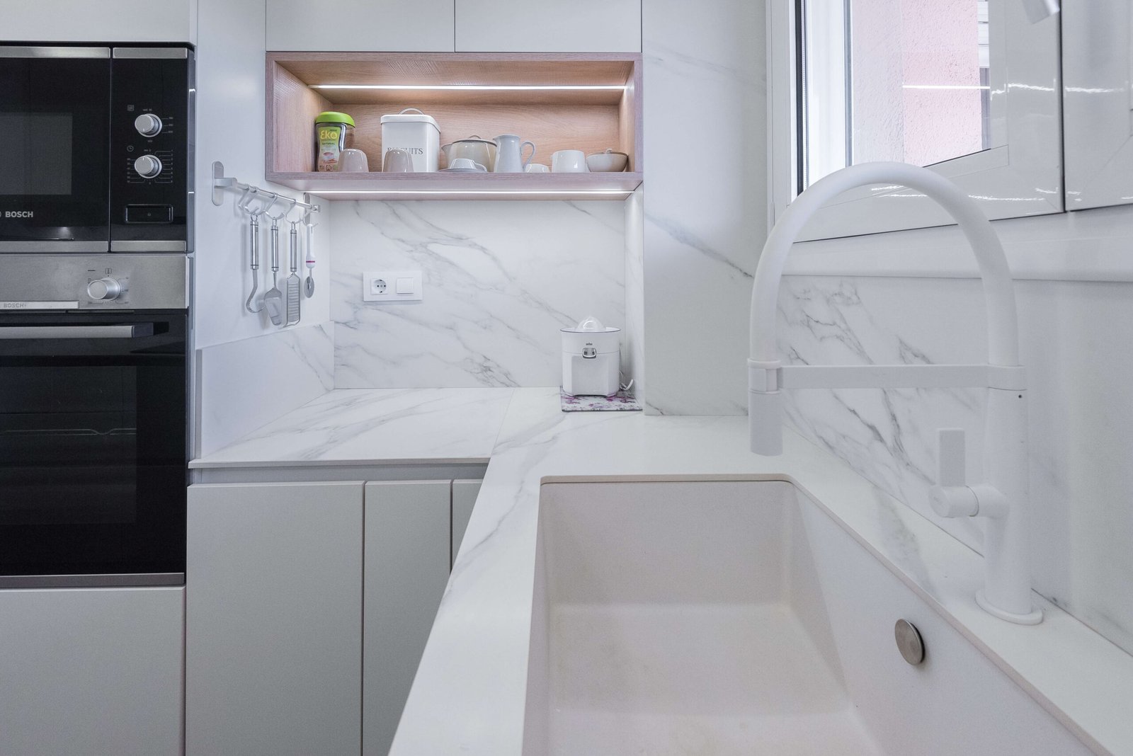 Reforma de cocina en Tarragona: distribución en U y Calacata