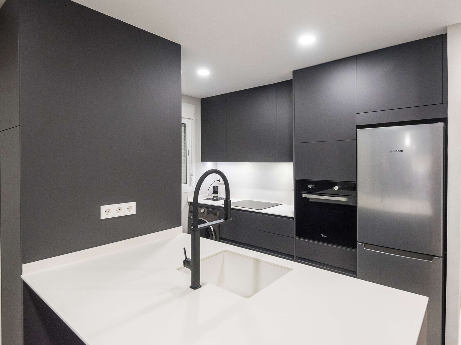 Reforma integral en Tarragona: cocina abierta y continuidad