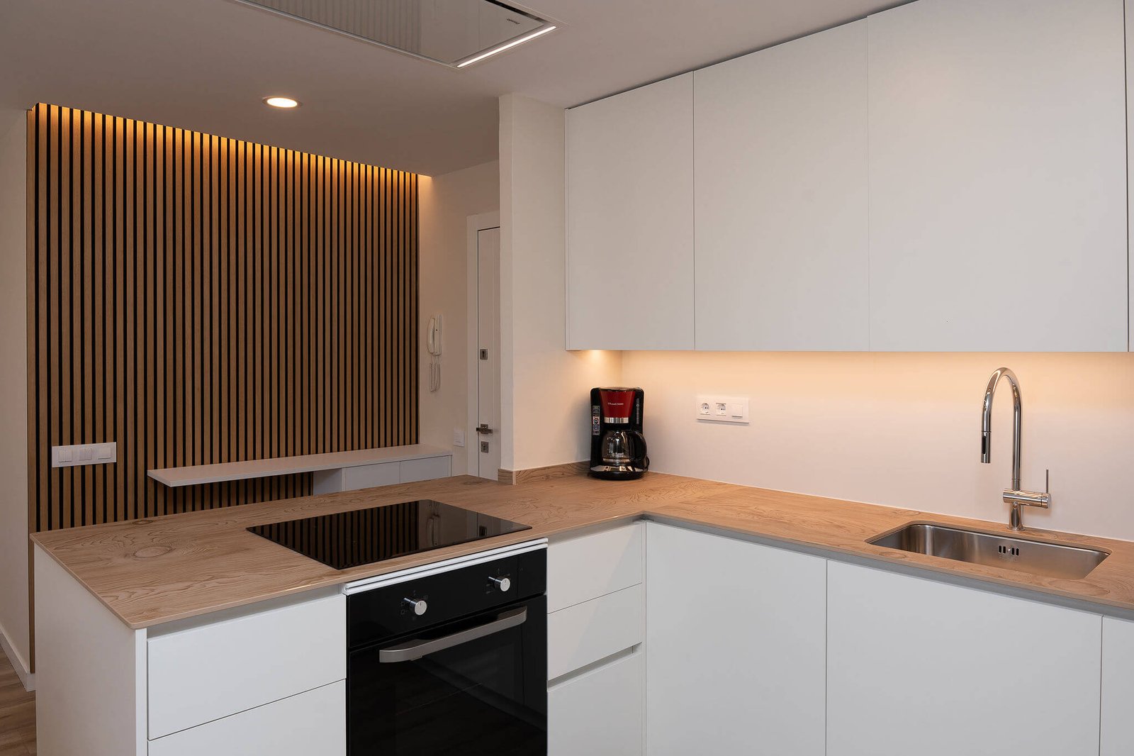 Reforma integral en La Pineda: redistribución y diseño cálido