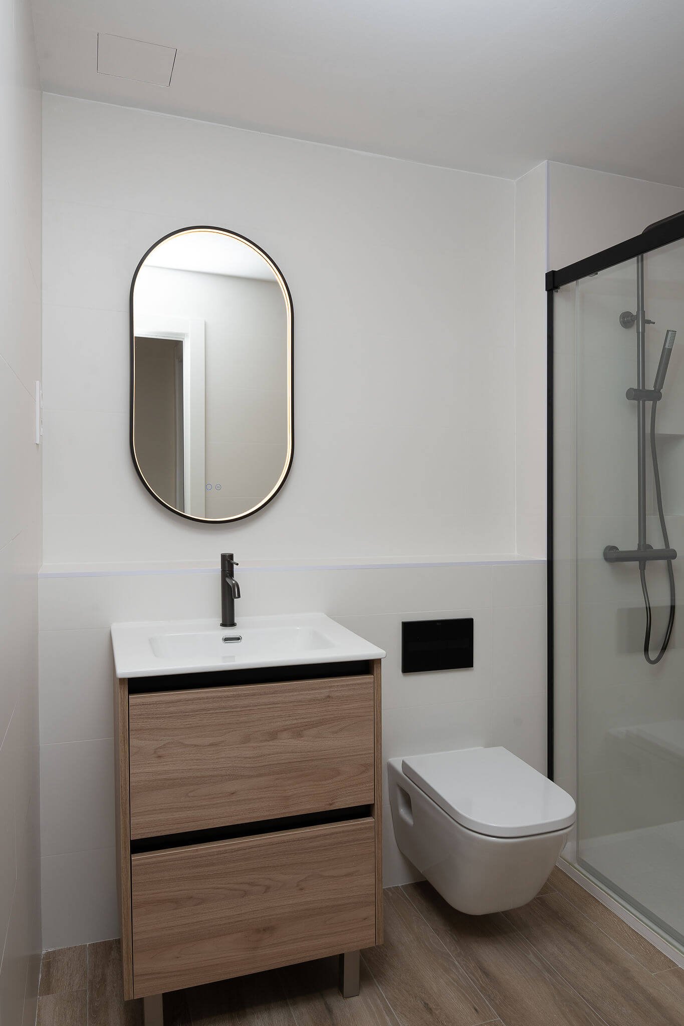 Reforma integral en La Pineda: redistribución y diseño cálido