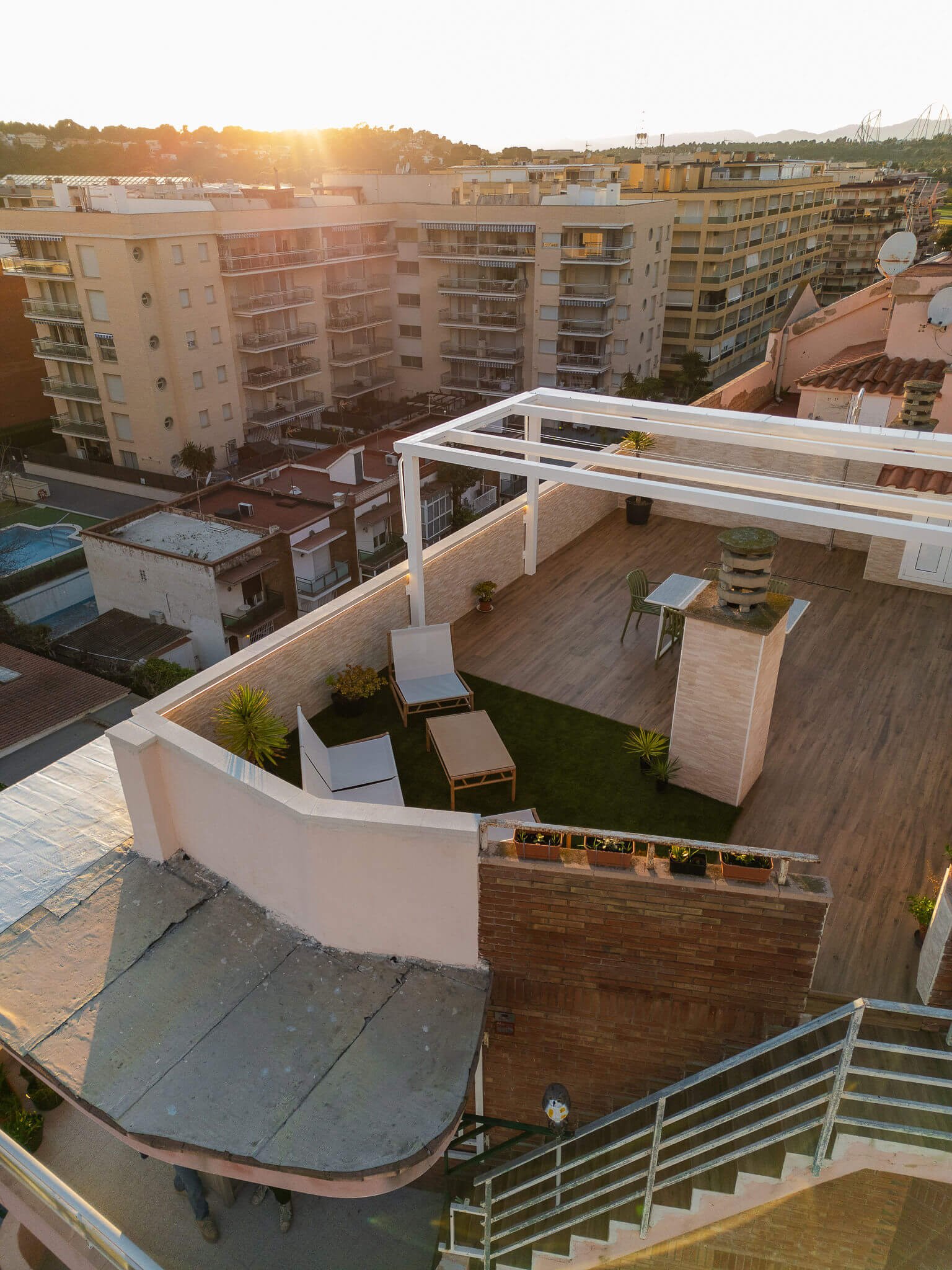 Terraza en La Pineda: reforma de exteriores funcional