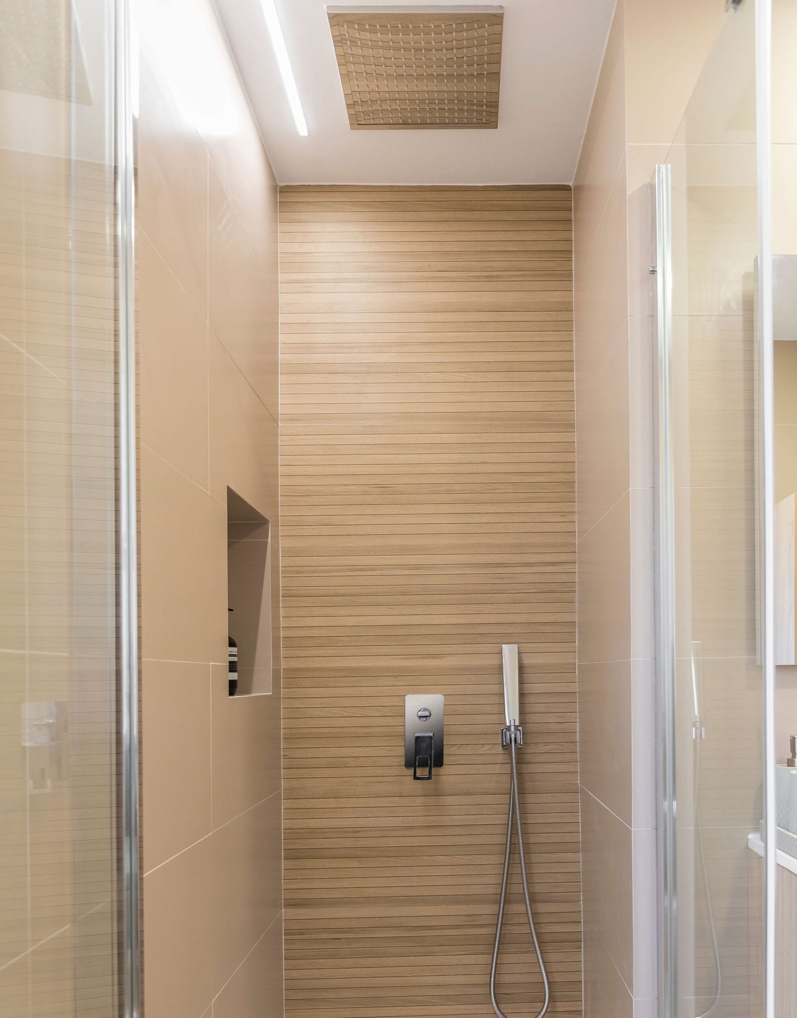 Reformas de baños en Tarragona: diseño con porcelánico