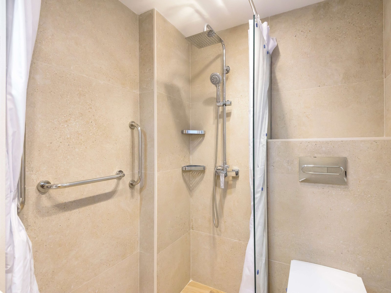 PJ/2026/00462 · Baño adaptado · Tarragona · Ducha a un único nivel